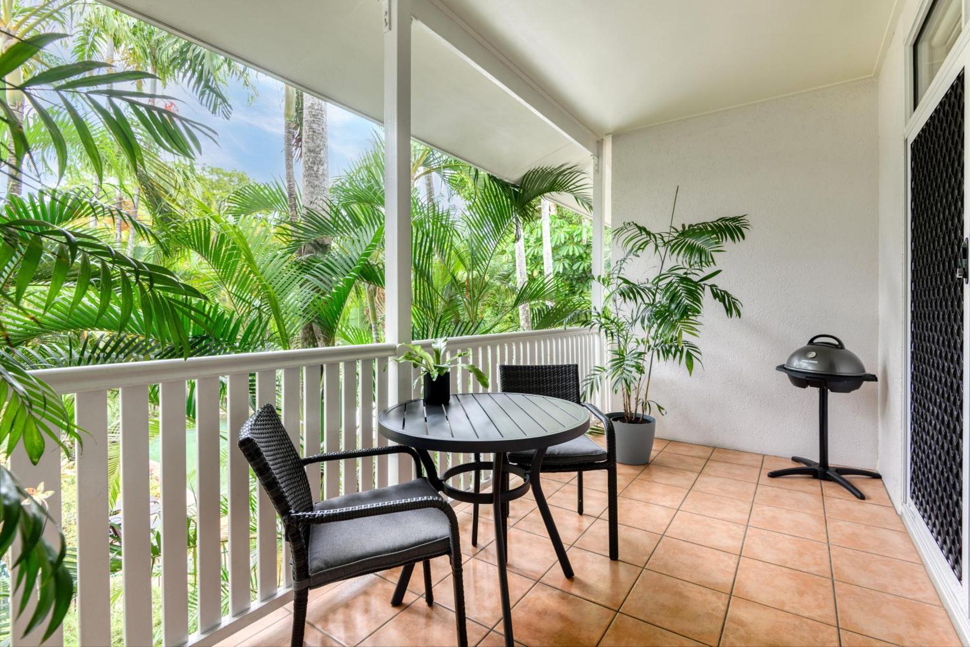 Ocean Palms Apartments Port Douglas Exterior photo