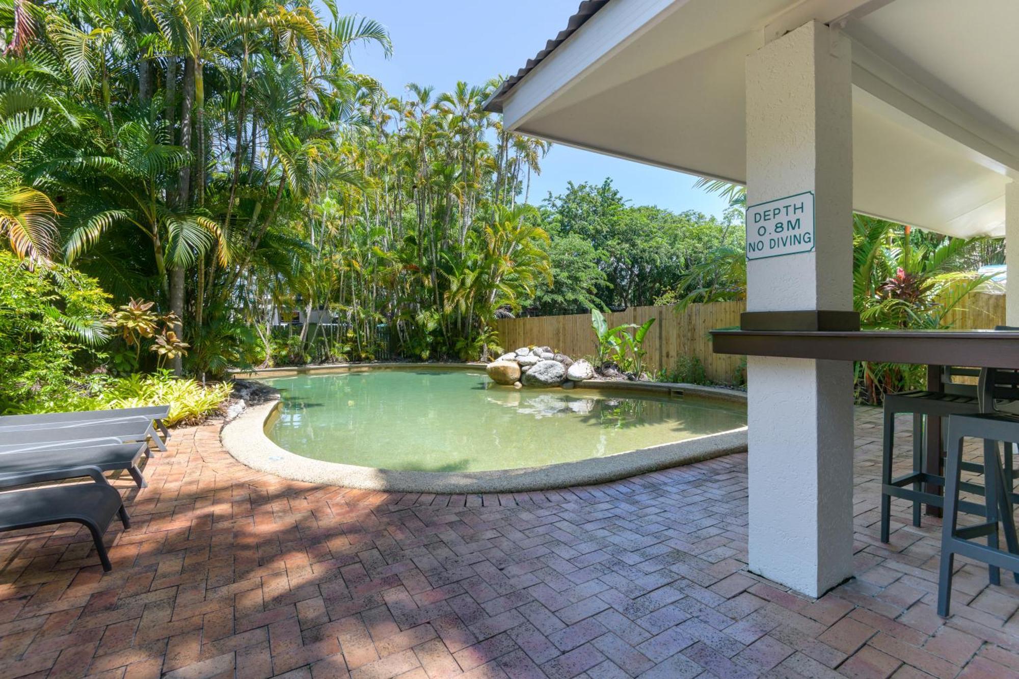 Ocean Palms Apartments Port Douglas Exterior photo