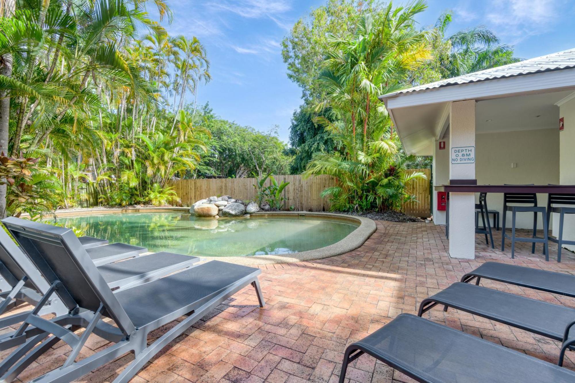 Ocean Palms Apartments Port Douglas Exterior photo